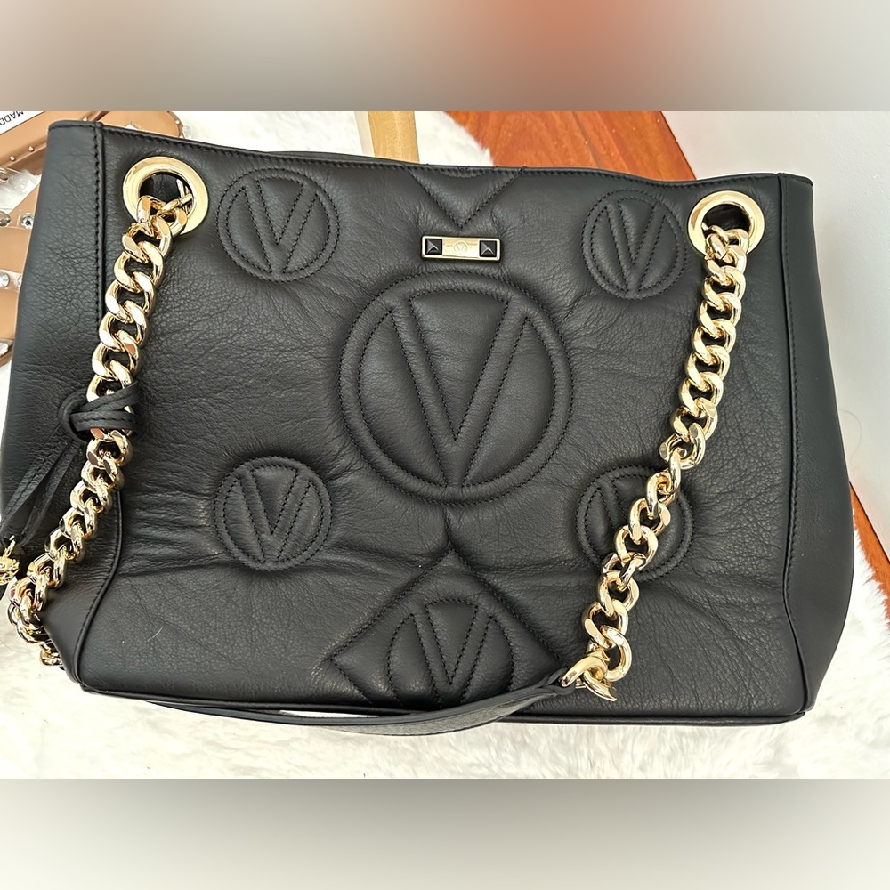 🖤NWT VALENTINO Luisa Magnus Signature LEATHER BLACK PURSE w GOLD CHAIN🖤 - Picture 5 of 16